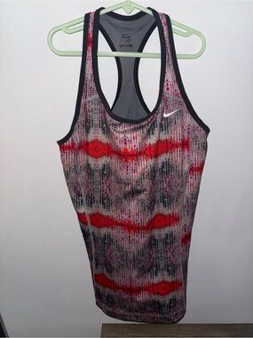 Nike Women’s Red and Black Abstract Racerback Tank Top athletic top size large